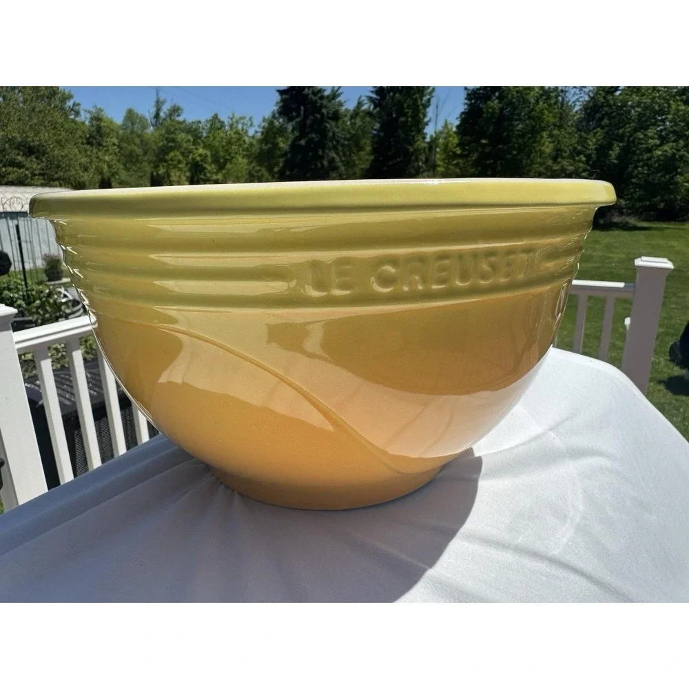 Le Creuset XL Mixing Bowl 4.4L 4.6 Qt Yellow Soleil Gradient RETIRED 12